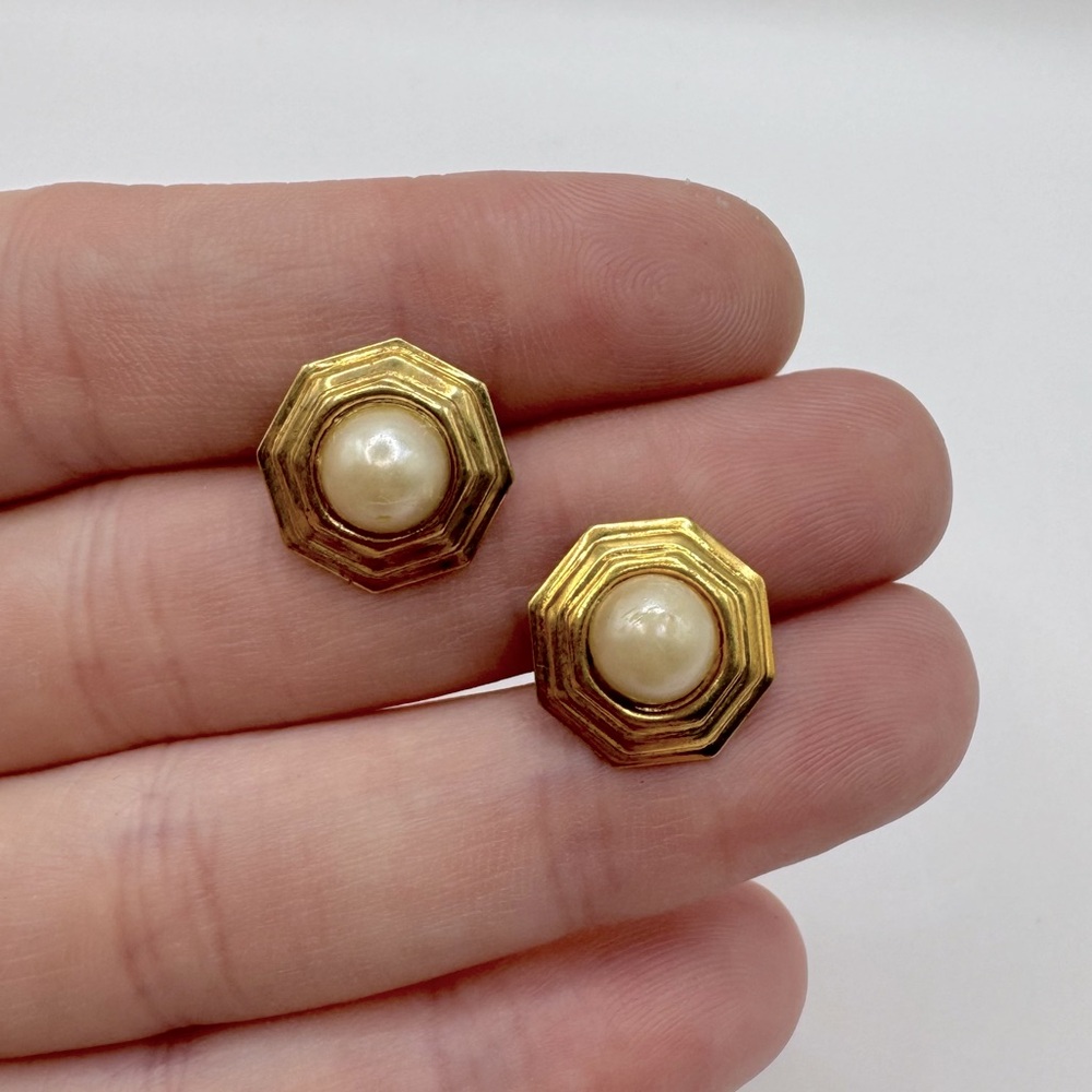 VINTAGE Gold-Tone Hexagon Pearl Earrings